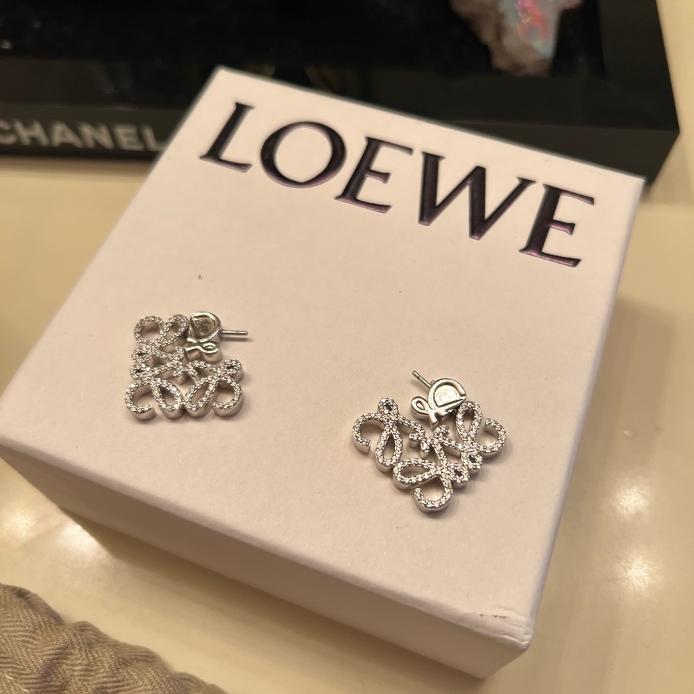 Loewe( SOLD ) - Picture 4 of 9